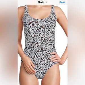 Pink Victoria’s Secret swim size M🌺🌺🌺